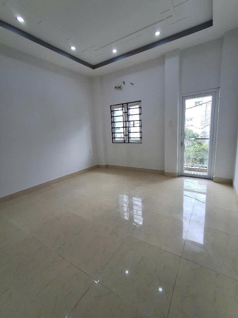 Main-Nhà 51.8m², 4PN, 3WC, 2 lầu, sân trước & sau, ban công thoáng, khu an ninh, gần tiện ích, sổ hồng hoàn công!-0