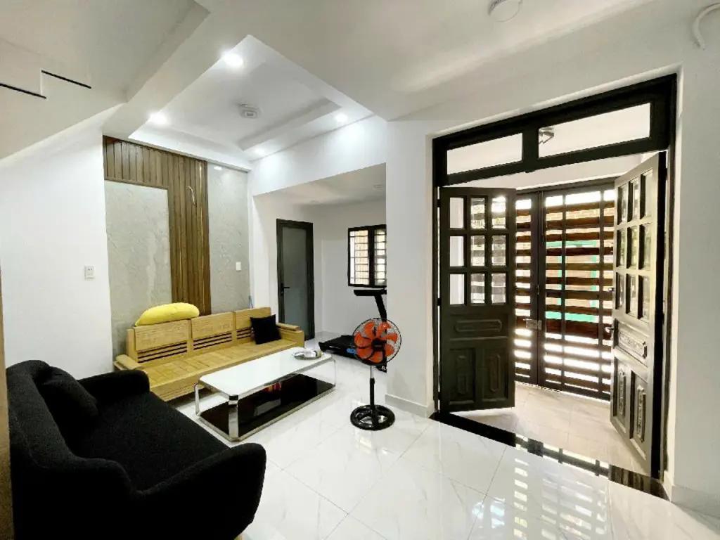 Main-BÁN NHÀ HẺM NƠ TRANG LONG - 53M² - 2 TẦNG - GIÁ 5.6 TỶ-0