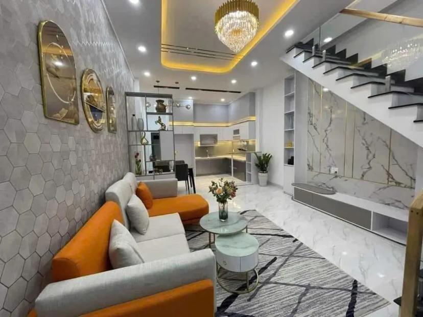 CẦN BÁN GẤP CĂN NHÀ 1 TRIỆT 2 LẦU TÂN UYÊN BÌNH DƯƠNG