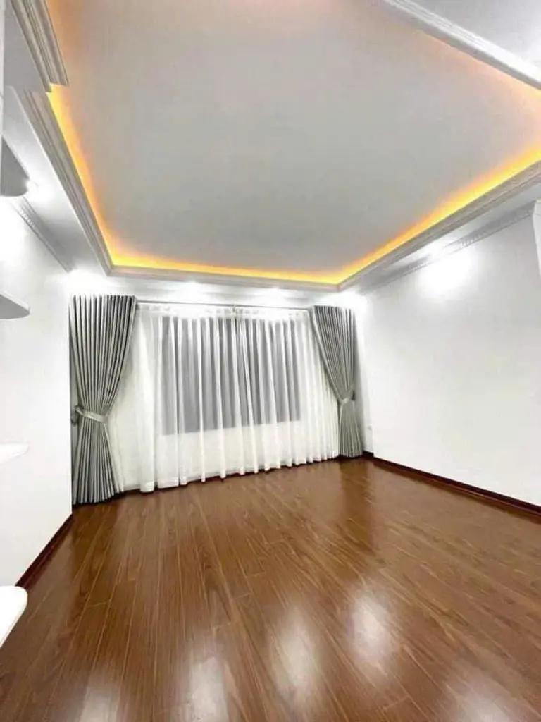 Main-Bán Nhà Cầu Giấy 35/40m2 x5 tầng mt:4m2 -Giá 8,9 tỷ ( có thương lượng )-1