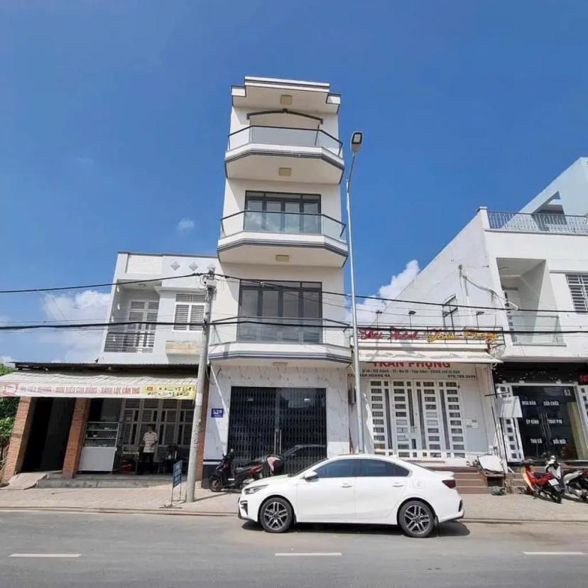 Nhà 3 lầu giá tốt mặt tiền Trần Hoàng Na, Cần Thơ