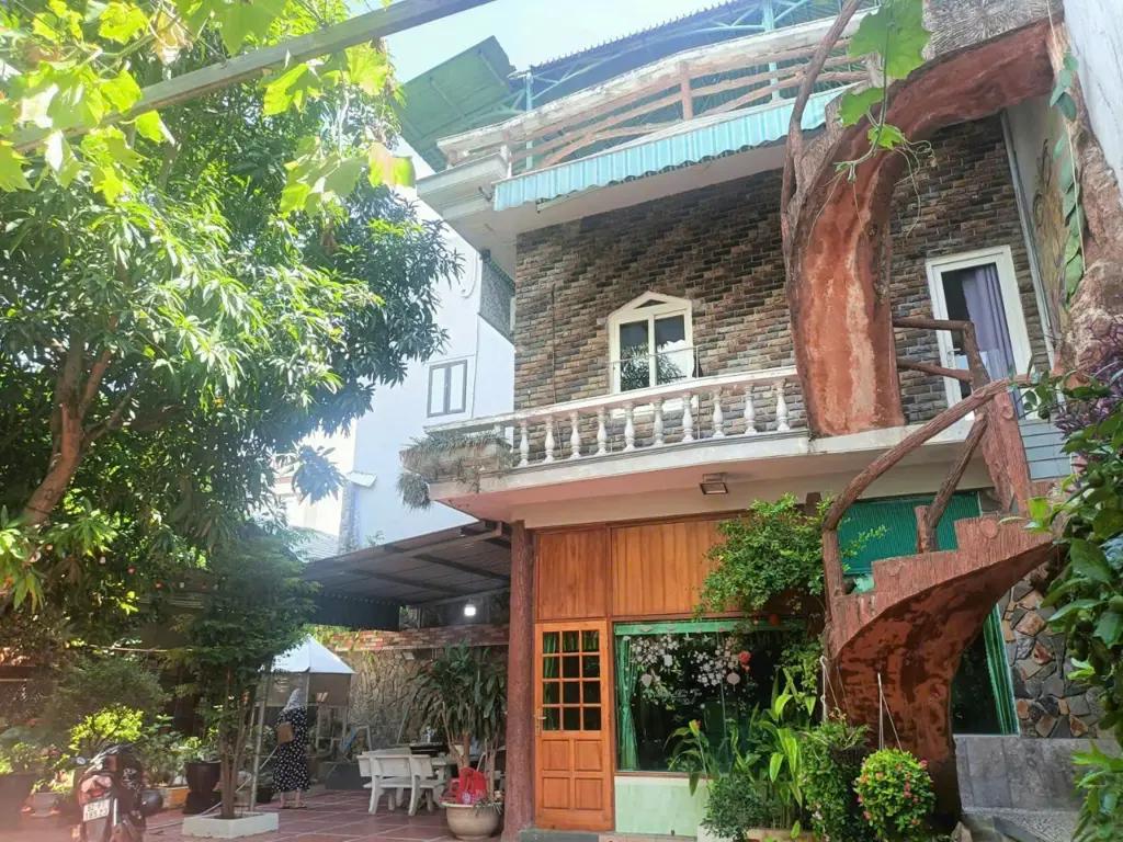 Main-Căn nhà sân vườn phù hợp để nghỉ dưỡng ngay trung tâm Hải Châu, TP. Đà Nẵng-4