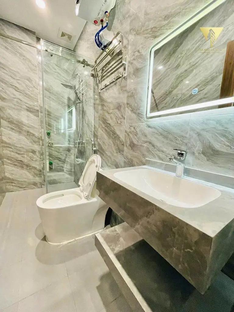 Main-Nhà 3,5 tầng sân cổng riêng phố Chợ Hàng-3