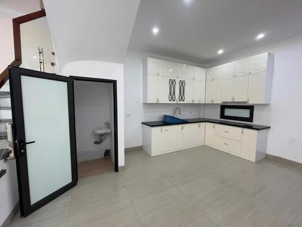 Main-Bán Nhà 4 Tầng Dốc Nhà Thờ, Phường Bạch Đằng Trung Tâm Thành Phố Hạ Long, Gần Cột Đồng Hồ-2