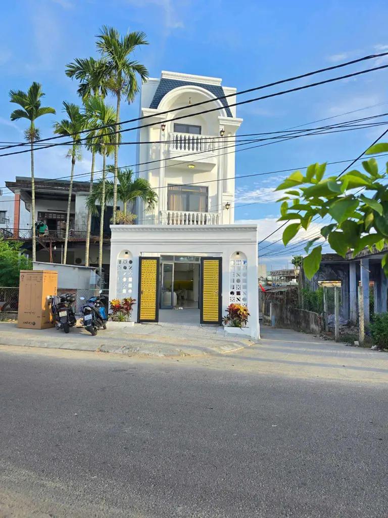 NHÀ ĐẸP GIỮA LÒNG THÀNH PHỐ – VƯỜN RỘNG, GARA Ô TÔ – CHỈ 5.45 TỶ