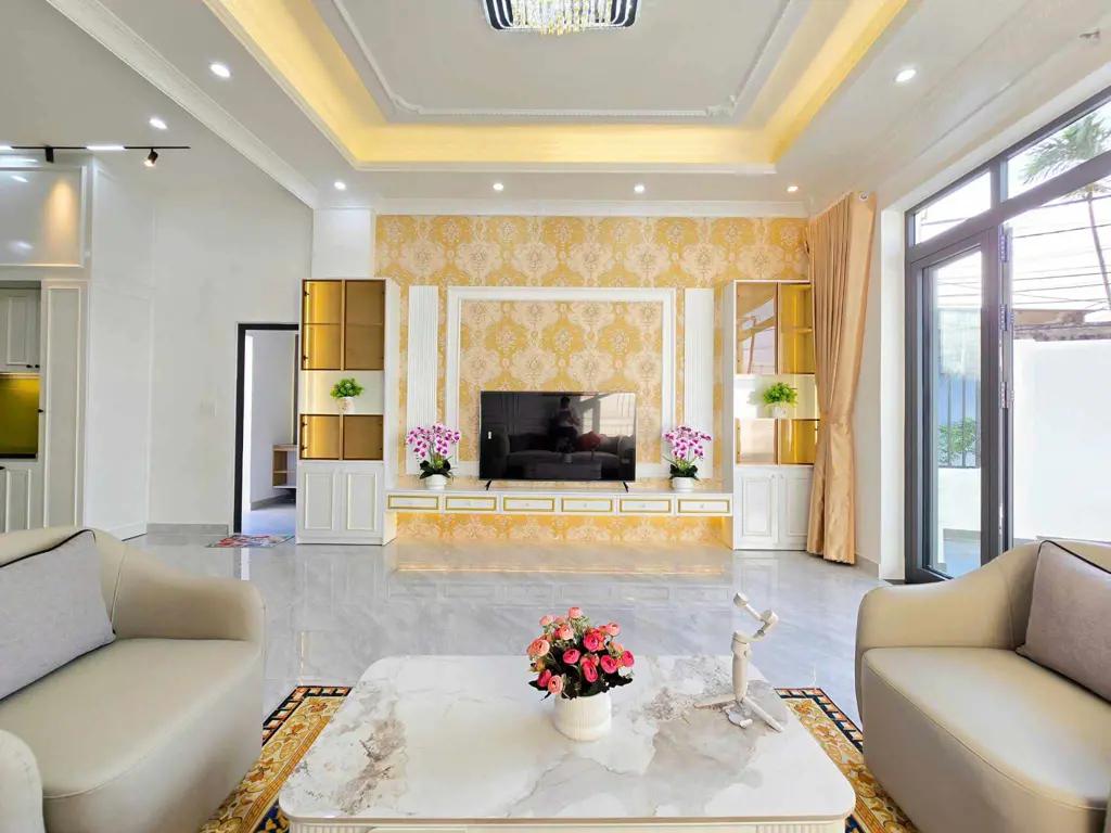 Main-NHÀ ĐẸP GIỮA LÒNG THÀNH PHỐ – VƯỜN RỘNG, GARA Ô TÔ – CHỈ 5.45 TỶ-1