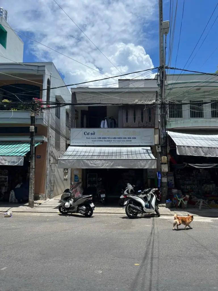 Bán nhà mặt tiền đường Nguyễn Thái Học, Vạn Thạnh, Nha Trang.