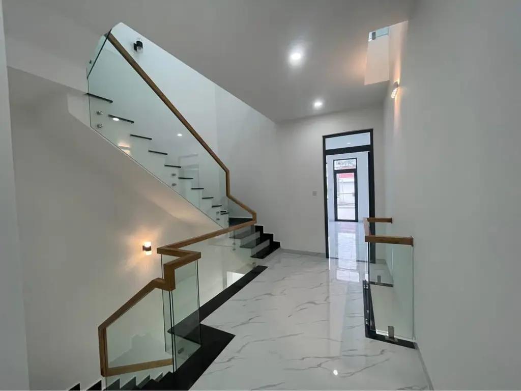 Main-BÁN NHÀ GẦN BIỂN NHA TRANG 3 TẦNG MỚI HOÀN THIỆN - 107M2 SÂN ĐỖ OTO RỘNG RÃI CHỈ 5,1 Tỷ-4
