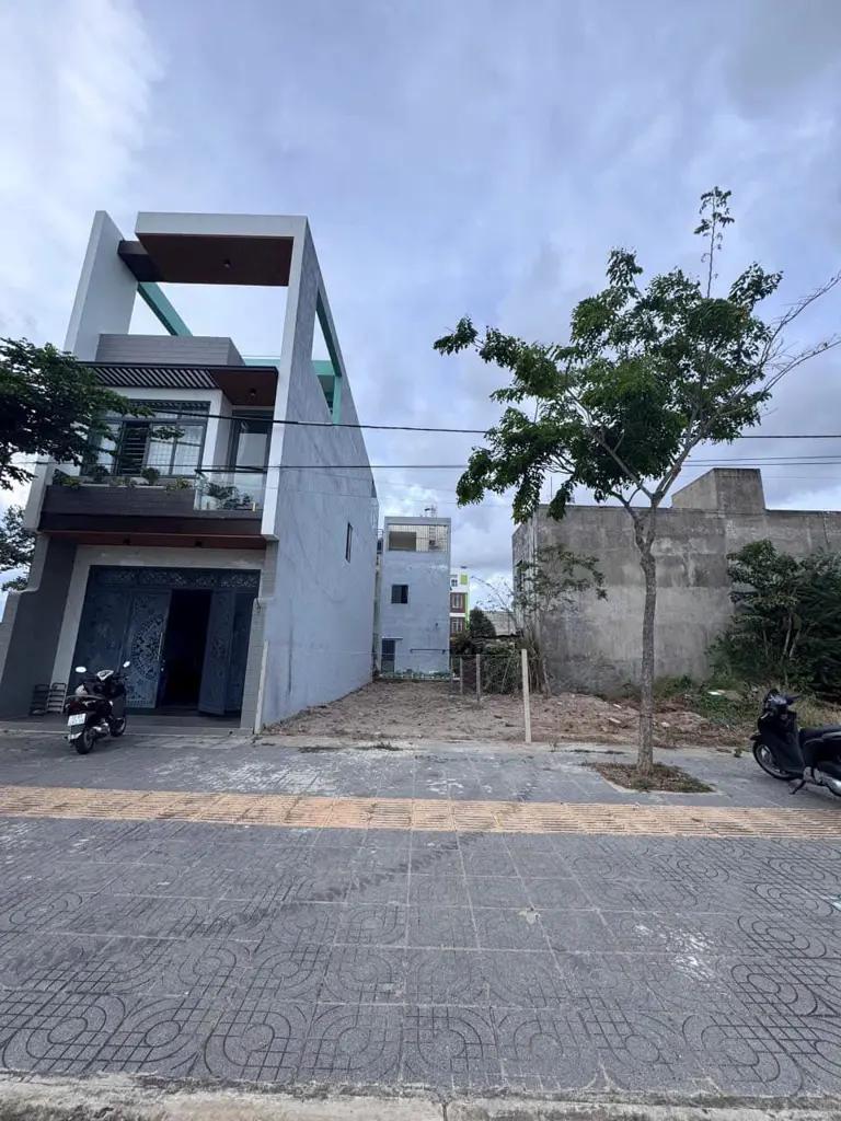 LÔ GÓC 2 MẶT TIỀN KINH DOANH ĐƯỜNG HOÀNG HOA THÁM, BÀ RỊA TO RỘNG 26M