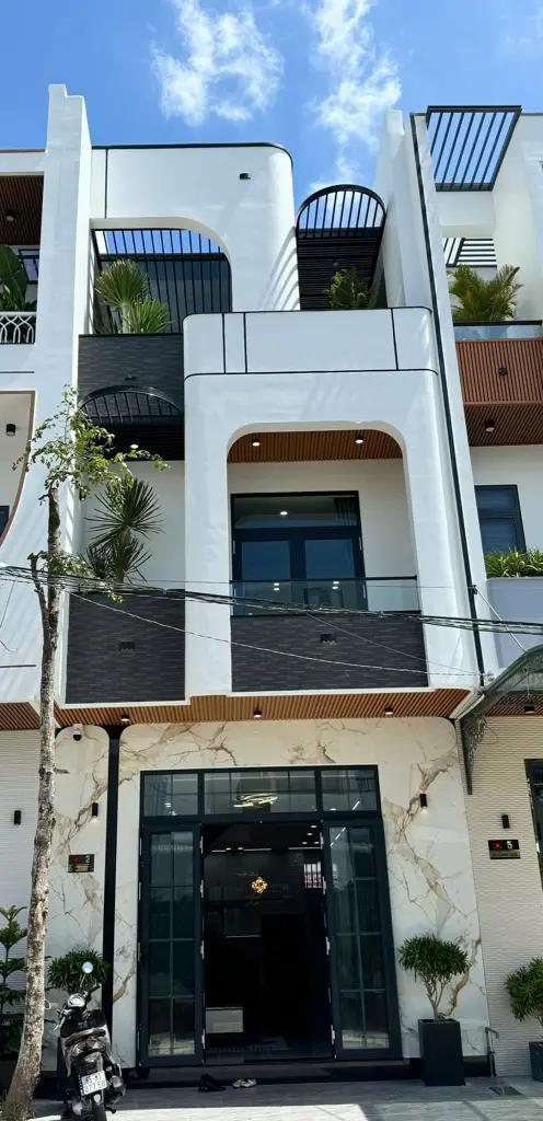 Nhà đẹp 1 trệt 2 lầu mới 100% - full nội thất cao cấp đường D35 - sổ hồng hoàn công