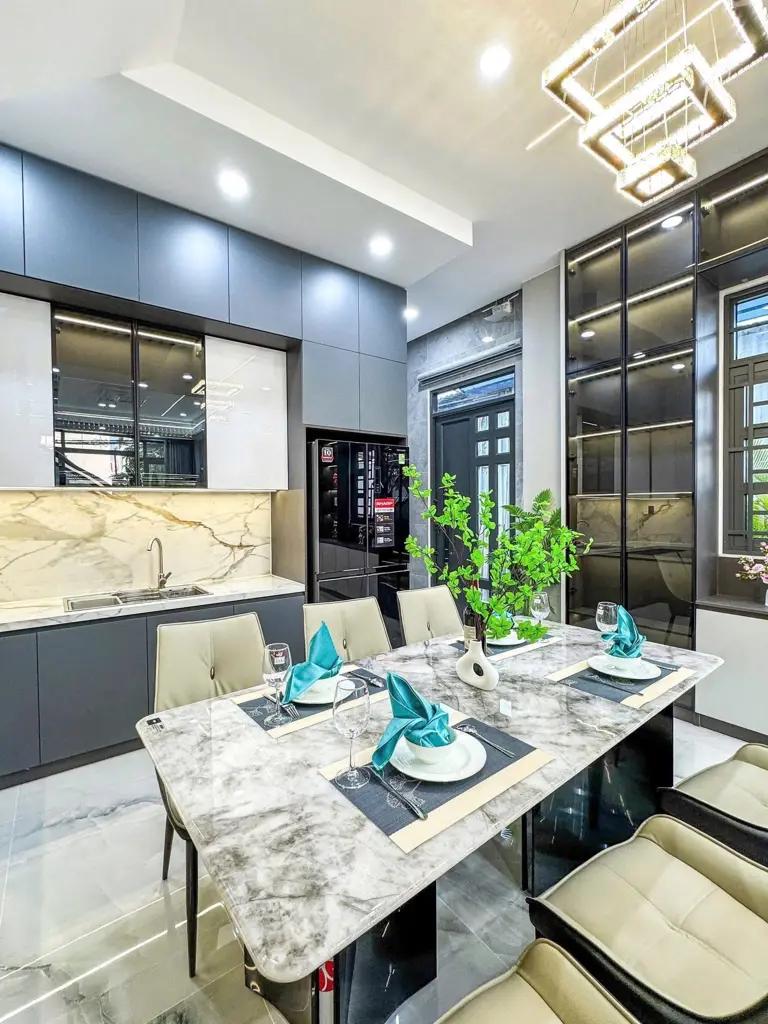Main-Kẹt tiền bán nhà 03 tầng (ngang 5-dài 17) gần chợ Bình Chánh nhà hiện đang cho thuê nguyên căn 15 triệu /tháng, giá 1,5 tỷ đồng-5