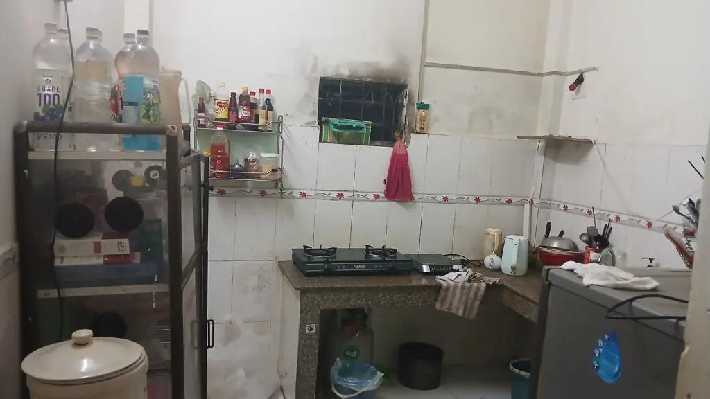Main-Bán nhà hẻm, nhà nát, 2 phòng ngủ, 2 toilet-1