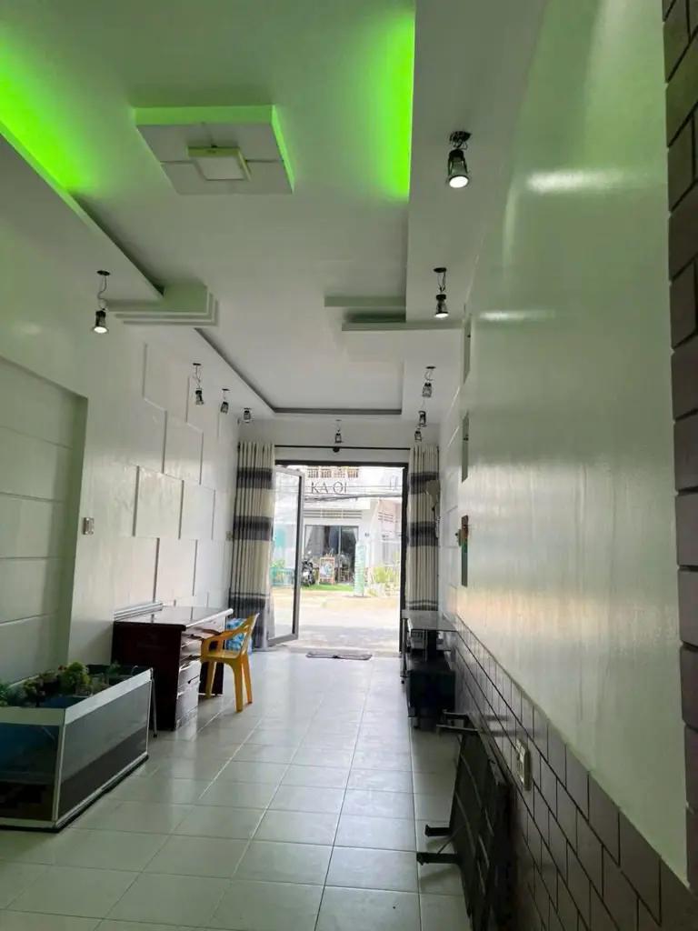Main-Nhà 1 trệt 1 lầu mặt tiền Huỳnh Việt Thanh, (cách Chợ Phường 2 200m ), TP Tân An , Long An-1