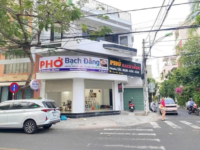 Bán nhà góc 2 mặt tiền số 1A đường Bạch Đằng, Phường Tân Tiến, Nha Trang