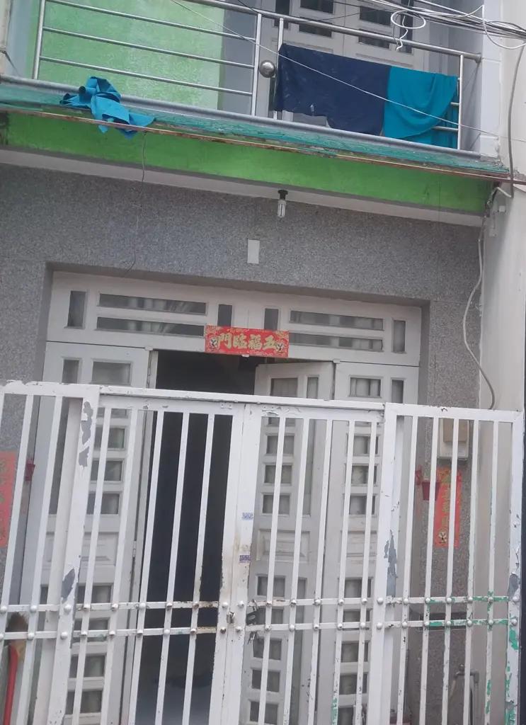 Bán nhà hẻm, nhà nát, 2 phòng ngủ, 2 toilet