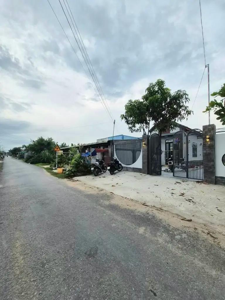 Bán căn nhà sân vườn thoáng mát ở xã Trường Tây, Hòa Thành, Tây Ninh