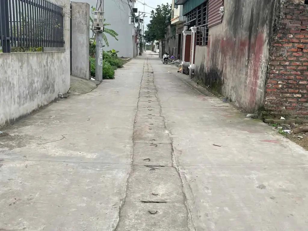 Main-Chỉ 1,98 tỷ là anh chị sở hữu ngay lô đất 35m full thổ cư ở vị trí đẹp đương đi rộng thêng thang-0