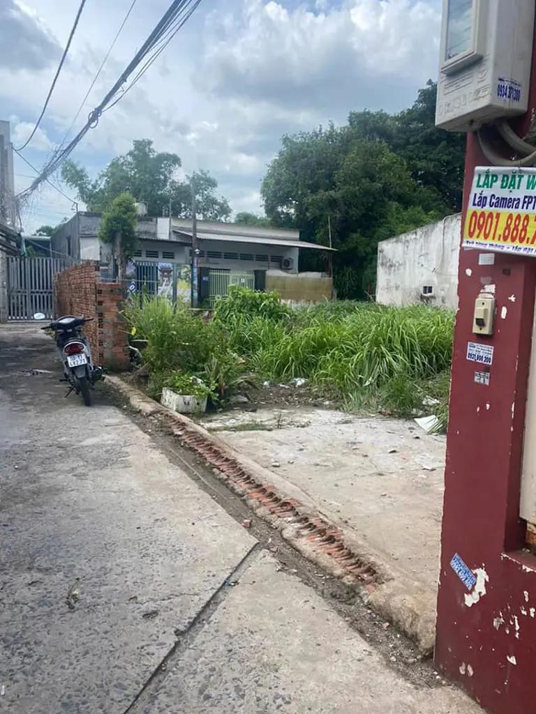 Cần bán gấp lô đất 10*19 góc 2 mặt hẻm gần Siêu thị Coopmart Hóc Môn