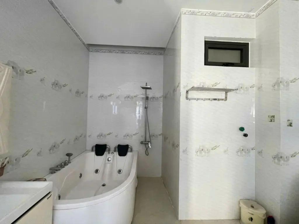 Main-Căn nhà nghỉ đẹp và có dòng tiền tốt gần cầu vượt ngã ba Huế, TP. Đà Nẵng-2