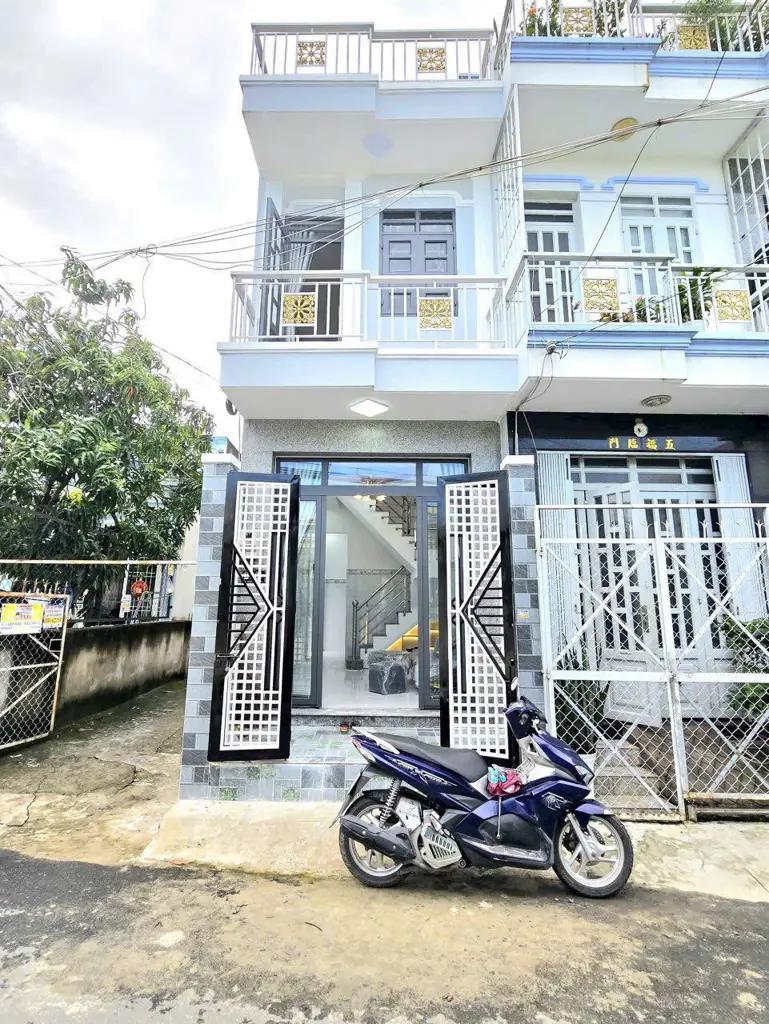Bán nhà ngay công an huyện nhà bè (Đường Nguyễn Bình) Nhà Bè