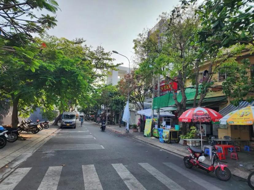 BÁN 2 CĂN NHÀ 1 TRỆT 1 LẦU SÁT NHAU ĐƯỜNG VĨA HÈ ĐỐI DIỆN TRƯỜNG HỌC ĐINH TIÊN HOÀNG, P THẮNG TAM, TPVT