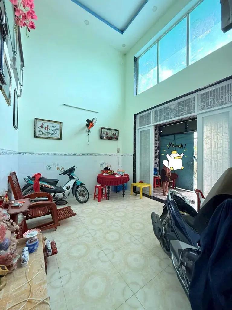 Main-Nhà 1 Trệt 1 Lửng thổ cư mặt tiền đường Bêtông. Tại Ấp 3 - xã Tân Bửu - Bến Lức-1