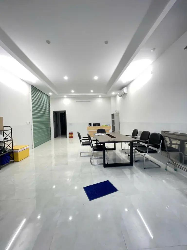 Căn nhà đẹp 2 mặt tiền ngay ngã tư gần đường Minh Mạng, Q.Ngũ Hành Sơn, TP. Đà Nẵng