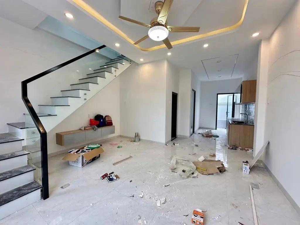 Main-Nhà Lầu gần Nguyễn Trung Trực - Quảng Trường - Mỹ Tho-1