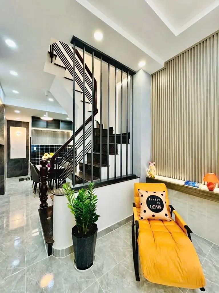 Main-BÁN GẤP NHÀ ĐẸP BTCT 3 TẦNG LÊ ĐỨC THỌ - GÒ VẤP, CÁCH VÀI BƯỚC CHÂN RA ĐƯỜNG XE TẢI THÔNG TỨ PHÍA.-2