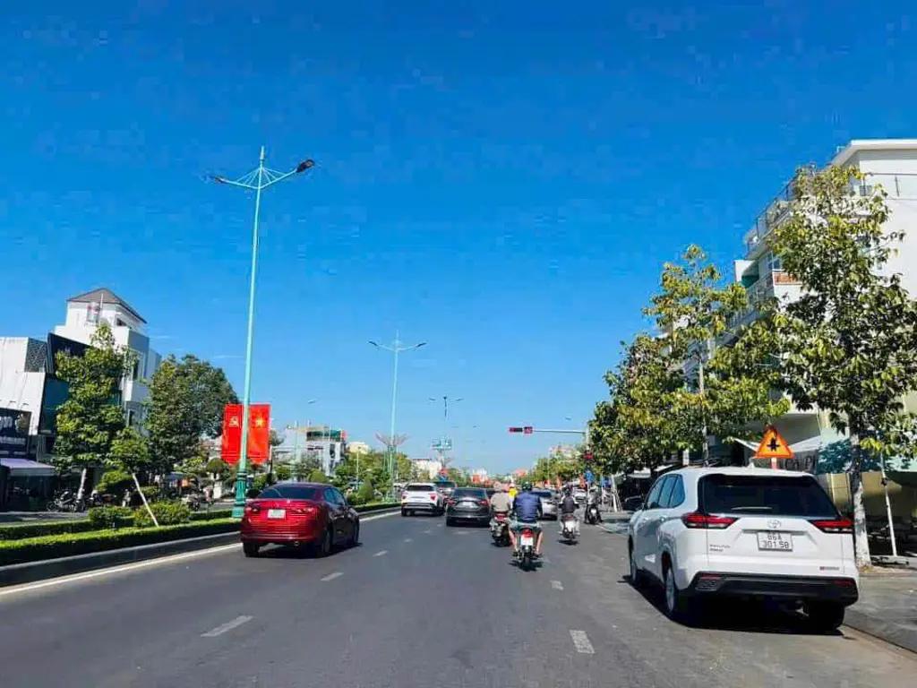 Main-Còn sót lạ 1 lô Phạm Huy Thông gần trường tiểu học Phú Trinh 1 - Phan Thiết giá tốt-2