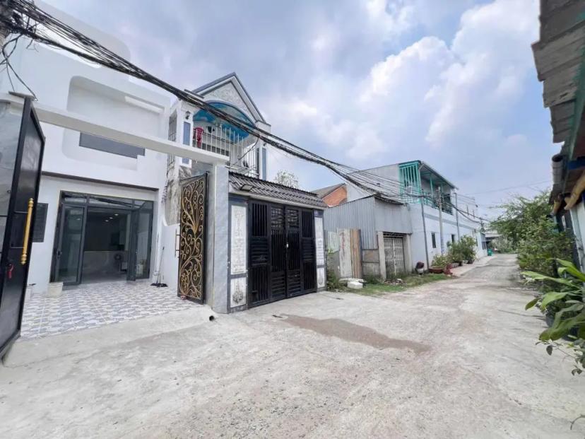 CHÍNH CHỦ GỬI BÁN NHÀ ĐẸP - THỊ TRẤN ĐỨC HÒA, LONG AN