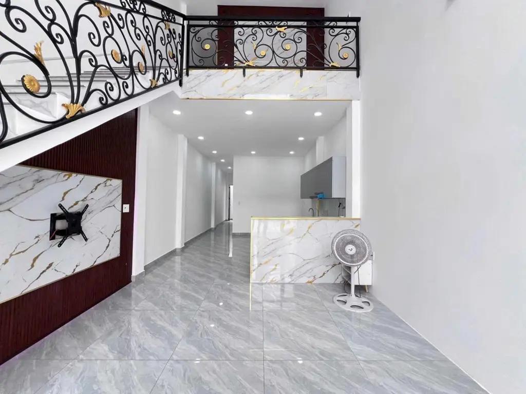 Main-CHÍNH CHỦ GỬI BÁN NHÀ ĐẸP - THỊ TRẤN ĐỨC HÒA, LONG AN-1