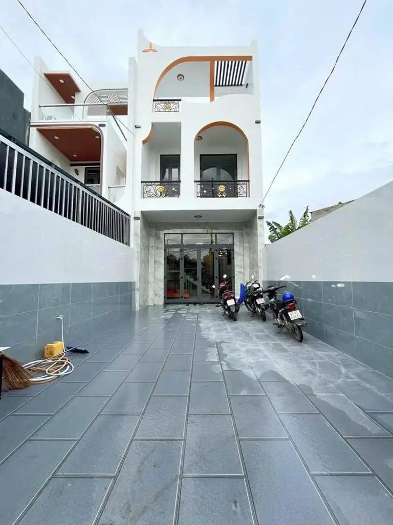 Main-Chính chủ gởi bán căn nhà 1 trệt 1 lầu mới 100% tại KV5, Thị trấn Đức Hòa, Đức Hòa, Long An-1