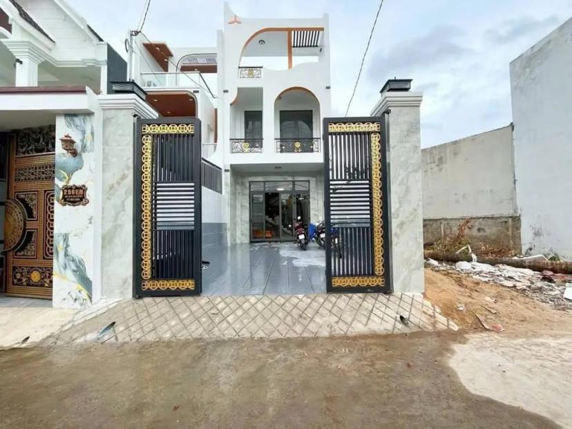 Chính chủ gởi bán căn nhà 1 trệt 1 lầu mới 100% tại KV5, Thị trấn Đức Hòa, Đức Hòa, Long An