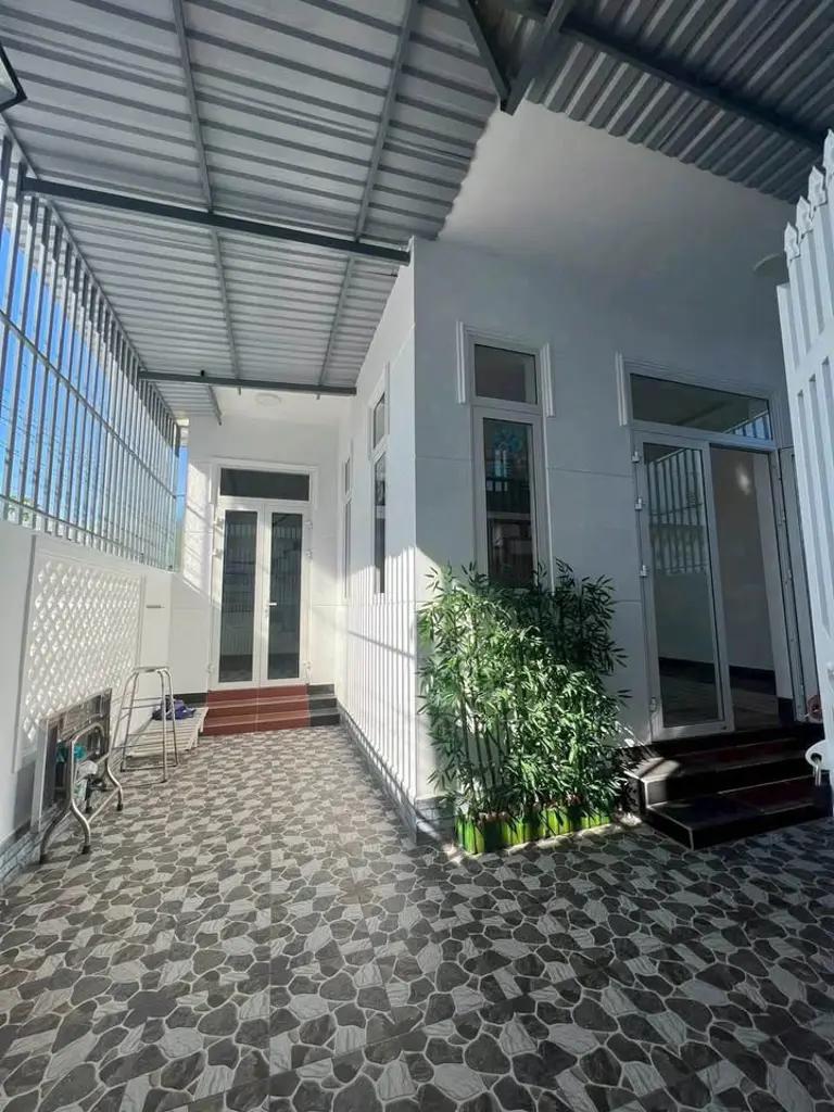 CẦN RA ĐI NHANH CĂN NHÀ MÁI THÁI GÁC LỬNG- THỔ CƯ- SỔ HỒNG RIÊNG - GẦN CHỢ - TRƯỜNG HỌC - PHÚ TÀI, PHÚ TRINH- PHAN THIẾT