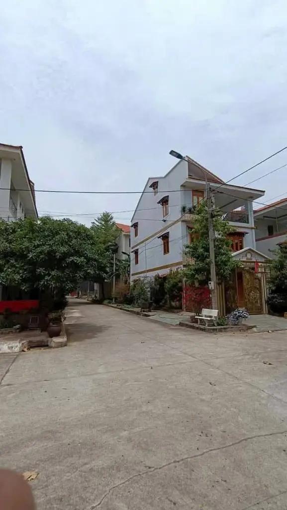 Main-Bán Biệt thư góc 2 mặt tiền (1 trệt ,2 lầu) đường Hùng Vương - trung tâm TP Bà Rịa-1