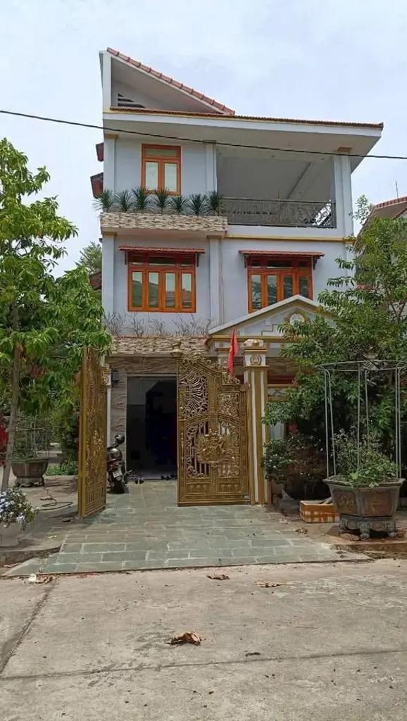 Bán Biệt thư góc 2 mặt tiền (1 trệt ,2 lầu) đường Hùng Vương - trung tâm TP Bà Rịa