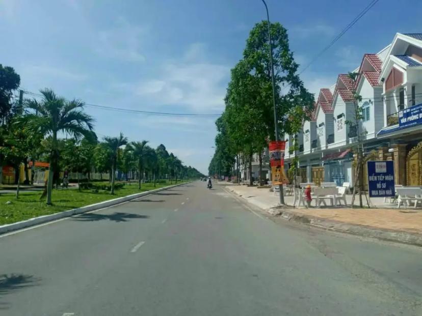 Bán nhà đường Trần Thủ Độ, KDC phường 5, Vị Thanh