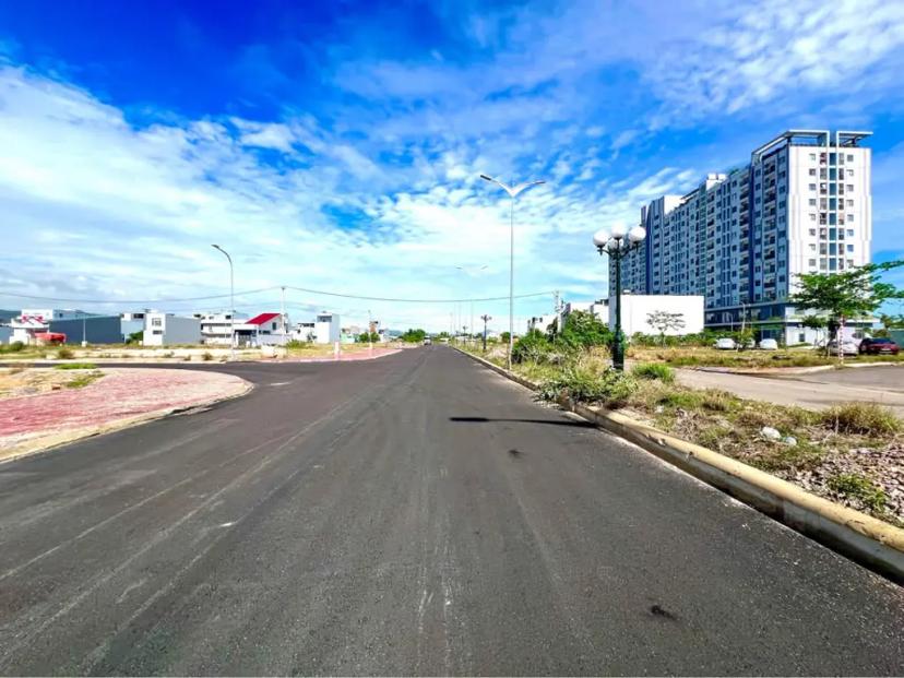 Bán Đất Mặt Tiền Khu Dân Cư Chợ Dinh , Quy Nhơn
