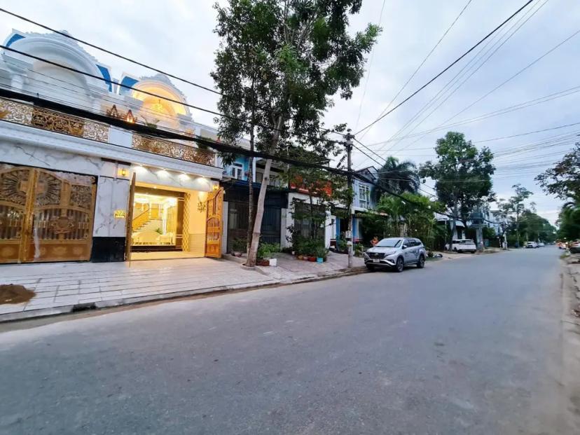 NHÀ PHỐ 1 TRỆT 1 LẦU - MẶT TIỀN ĐƯỜNG XUÂN THUỶ - KHU DÂN CƯ HỒNG PHÁT - THÀNH PHỐ CẦN THƠ  - FULL NỘI THẤT CAO CẤP