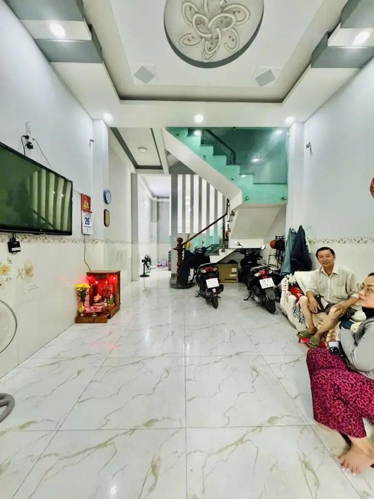 CHỈ HƠN 6 TỶ – NHÀ 4 TẦNG ĐẸP HẺM Ô TÔ – THỐNG NHẤT, GÒ VẤP