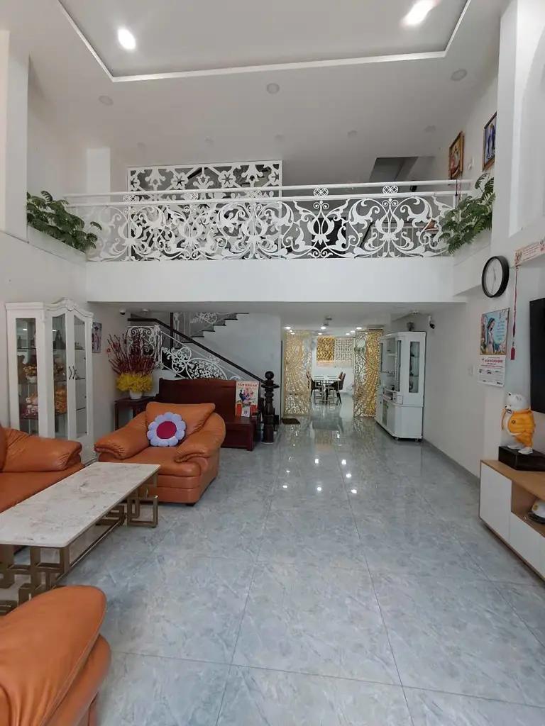 Nhà hẻm xe hơi sát mặt tiền Nguyễn Kiệm, 120M2, 5 tầng, 15.5 t.ỷ TL