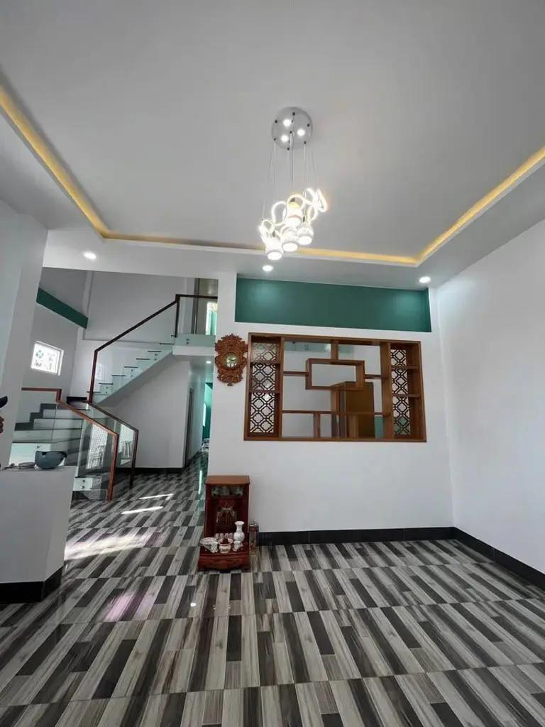 CẦN RA ĐI NHANH CĂN NHÀ MÁI THÁI GÁC LỬNG- THỔ CƯ- SỔ HỒNG RIÊNG- GẦN CHỢ- TRƯỜNG HỌC- PHÚ TÀI, PHÚ TRINH - PHAN THIẾT