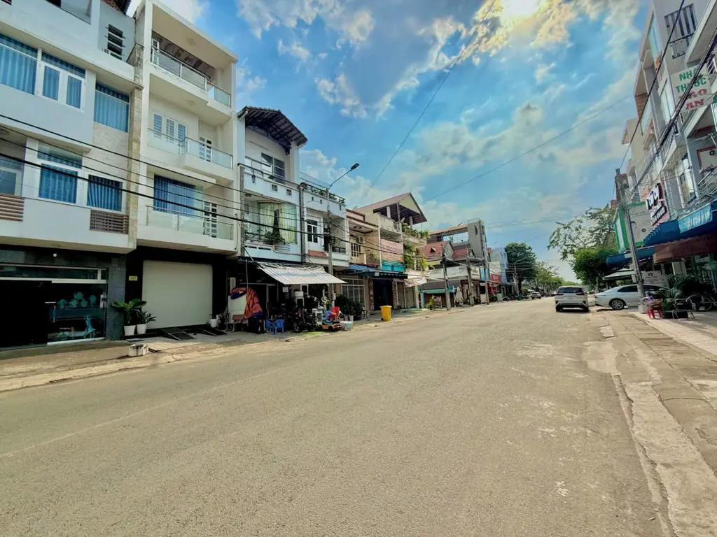 Main-BÁN NHÀ VIP Đường N4 - KDC BỬU LONG Kế bên Trường Song Ngữ Lạc Hồng – Trục đường N4 chính, rộng 25m-1