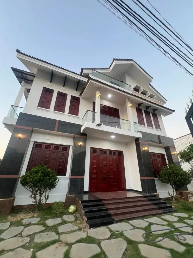 Main-BIỆT THỰ GỖ HƯƠNG – DIỆN TÍCH LỚN – GIÁ CỰC TỐT TẠI TP BMT-0