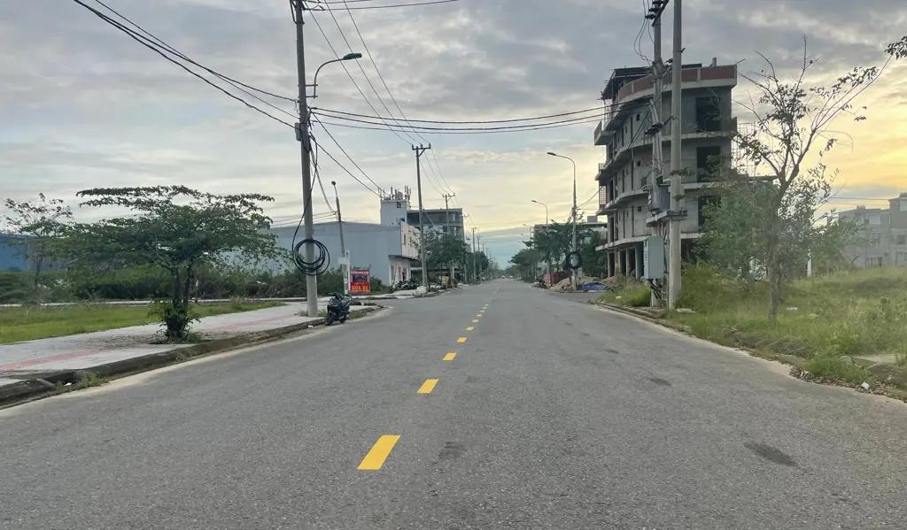 Main-VIP NHẤT NAM HÒA XUÂN – 6,X TỶ – ĐẤT BỜ QUAN 9 – SÁT SÔNG ĐÔ TỎA-1