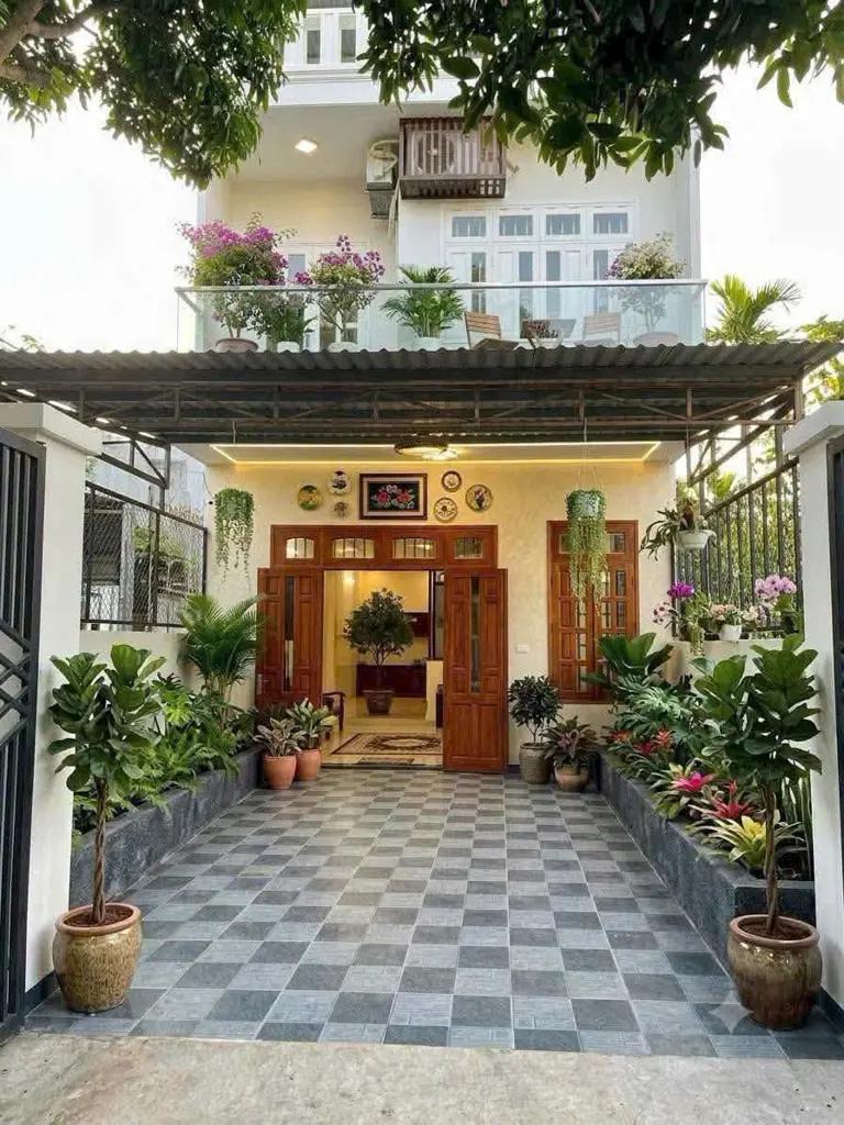 Bán nhà 1 lầu 1 tum hẻm 101 Võ Văn Tần, P. Rạch Dừa