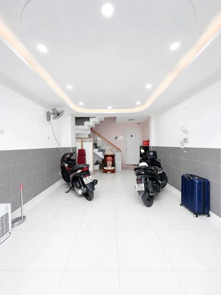 Main-CHDV CÓ DÒNG TIỀN 50TR/ THÁNG - Đ. HOÀNG HOA THÁM - Ô TÔ ĐẬU CỬA - 5 TẦNG 9PN KHÉP KÍN, ĐANG CHO THUÊ FULL - 50M2 VUÔNG VỨC HOÀN CÔNG ĐỦ - 10.3 TỶ TL-1