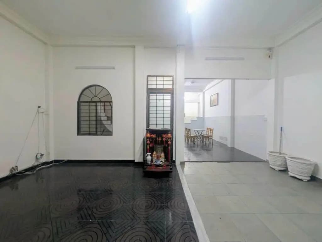 Main-Căn nhà SIÊU VỊ TRÍ - Sát mặt tiền Nguyễn Văn Lượng - bề ngang rộng đến 7,1m - DT 102m2 - đúc 4 tấm-1