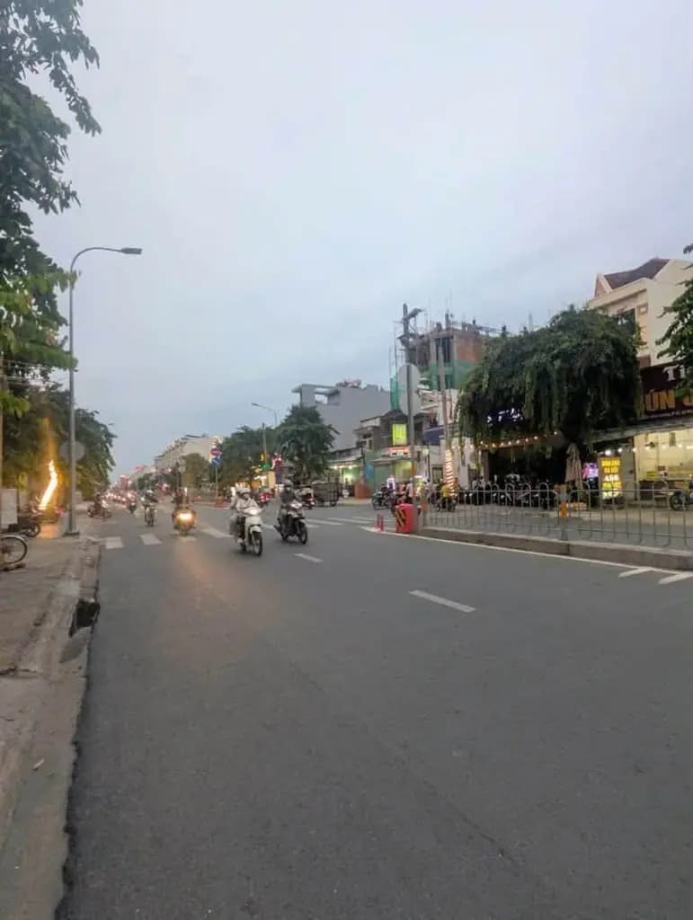 Main-Căn nhà SIÊU VỊ TRÍ - Sát mặt tiền Nguyễn Văn Lượng - bề ngang rộng đến 7,1m - DT 102m2 - đúc 4 tấm-5
